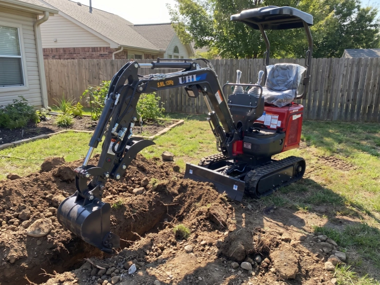 UME12T Compact Utility Machine from UHI, (UME12T) - UHI Machinery Aus
