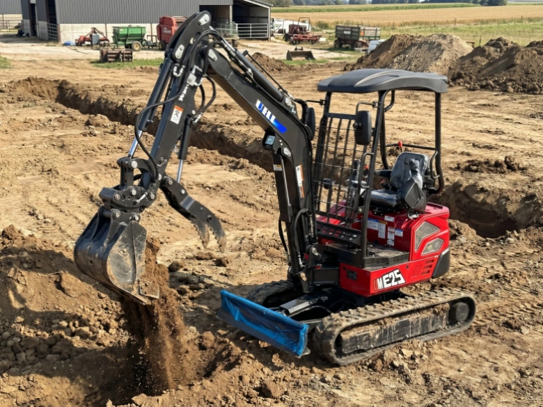 UME25 Excavator from UHI, (UME25) - UHI Machinery Aus
