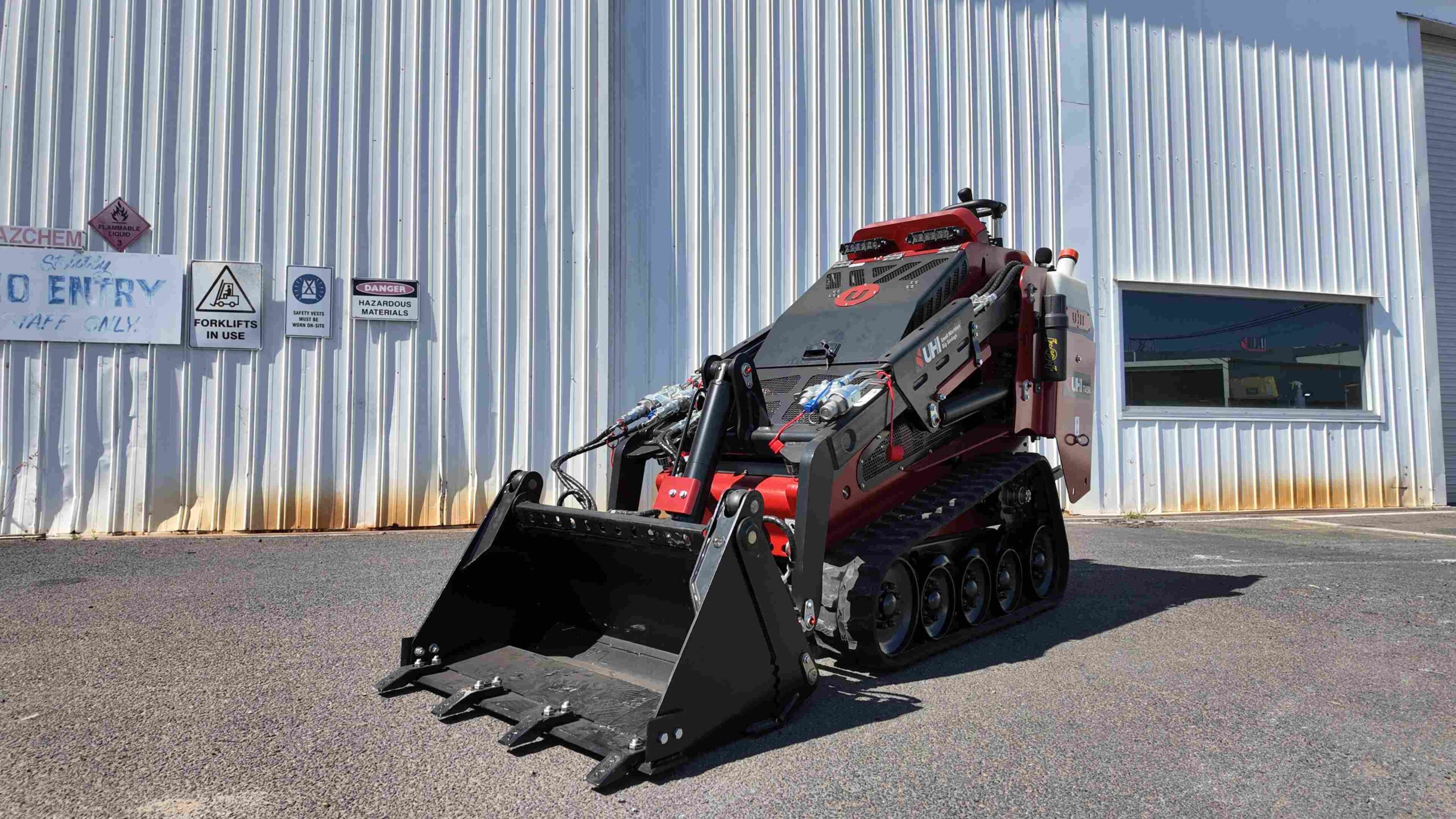 T45N Tracked Mini Loader with 25HP Kubota Engine | UHI Machinery - Image 6
