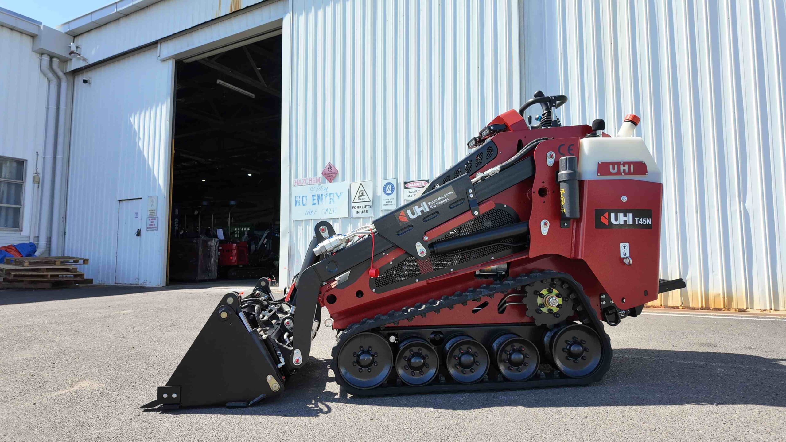 T45N Tracked Mini Loader with 25HP Kubota Engine | UHI Machinery - Image 7