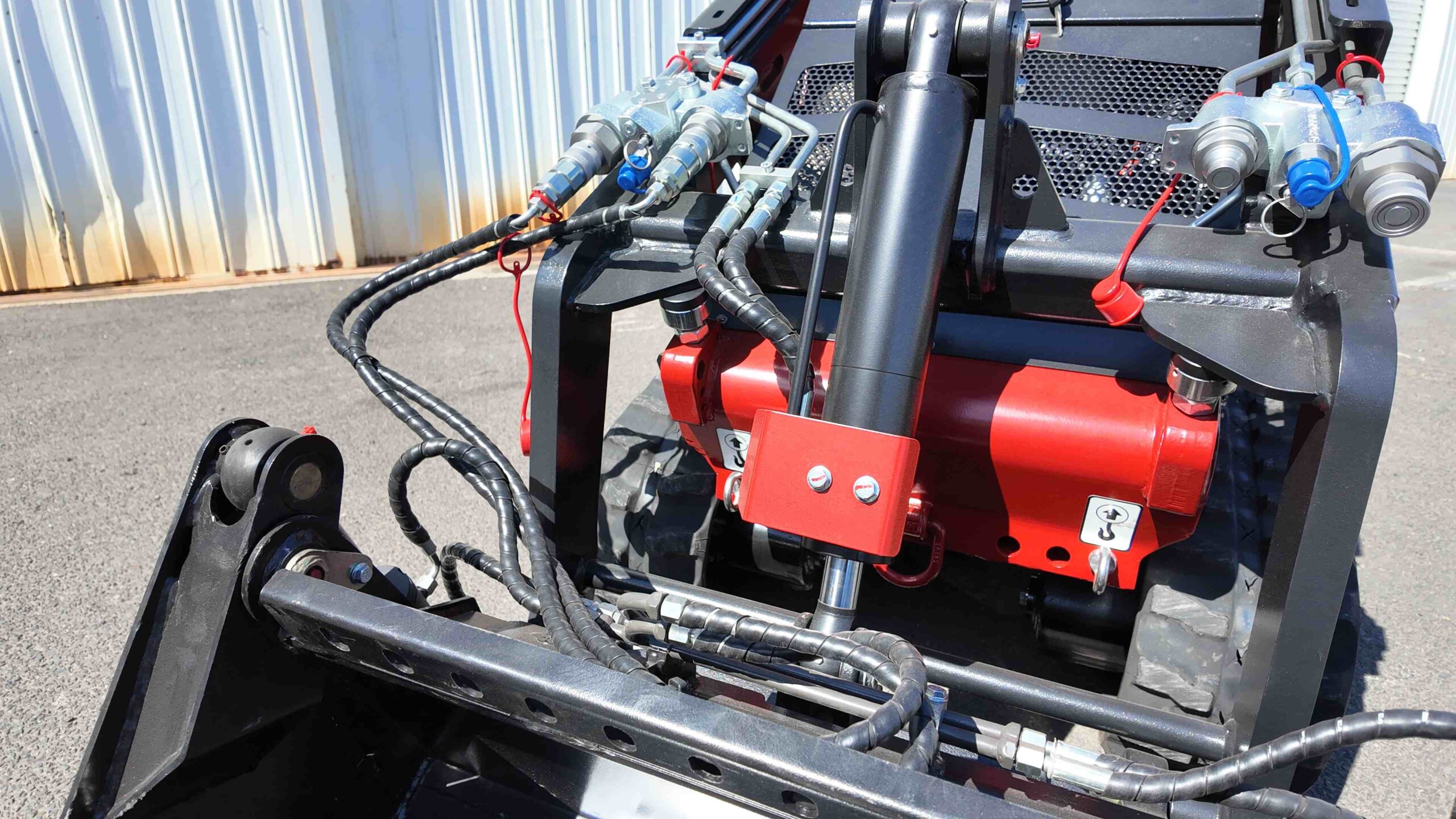 T45N Tracked Mini Loader with 25HP Kubota Engine | UHI Machinery - Image 9