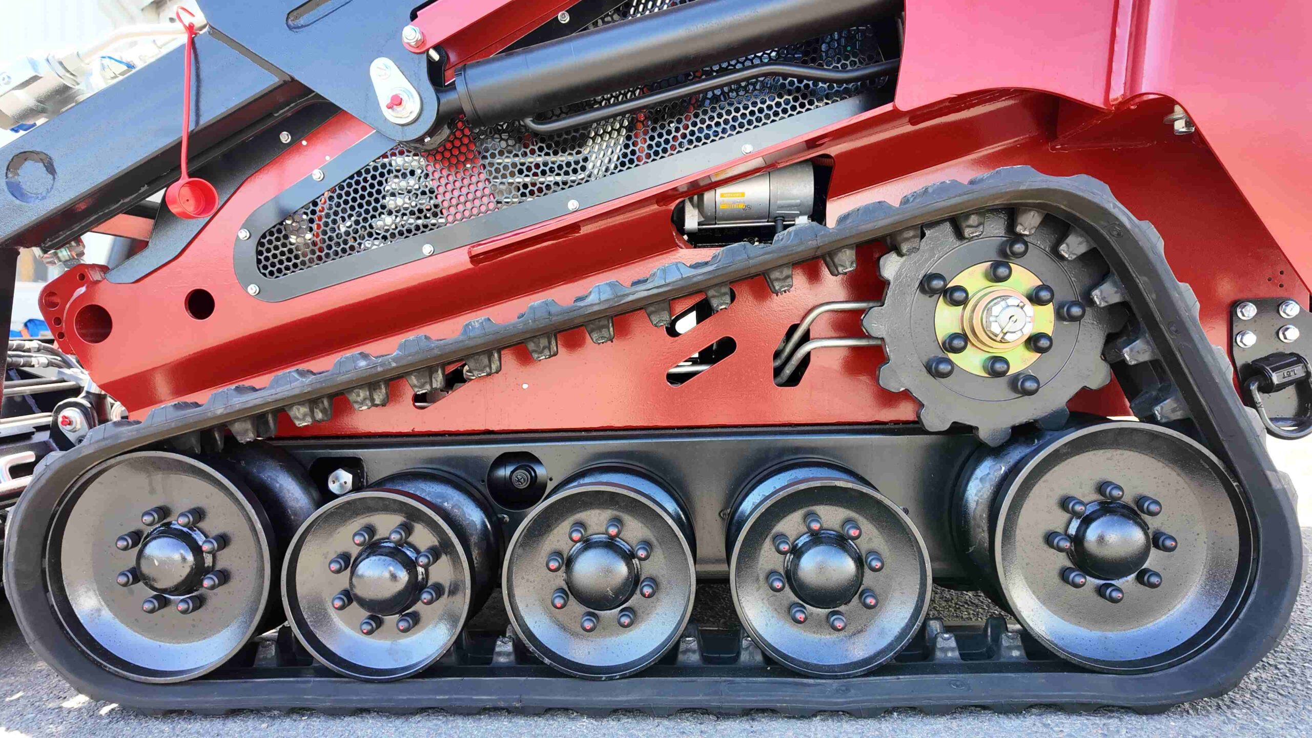 T45N Tracked Mini Loader with 25HP Kubota Engine | UHI Machinery - Image 11