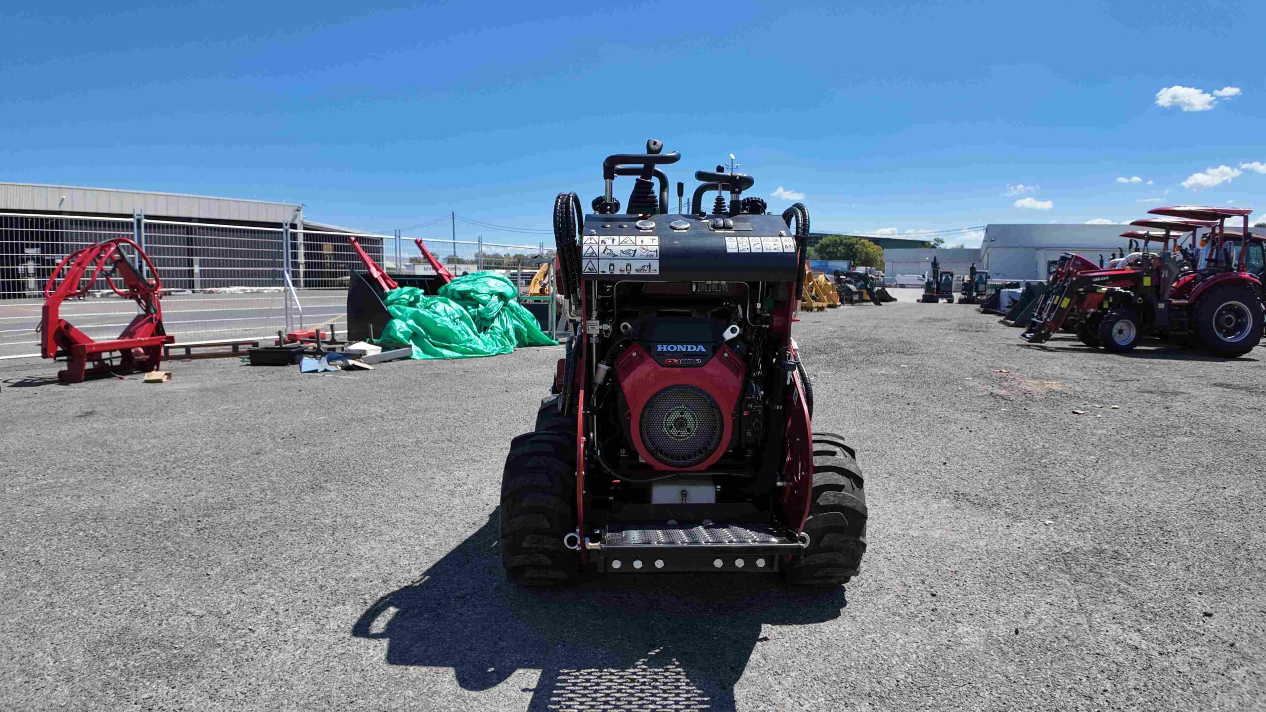 30DJ Mini Loader with Joystick Control | UHI Machinery - Image 10
