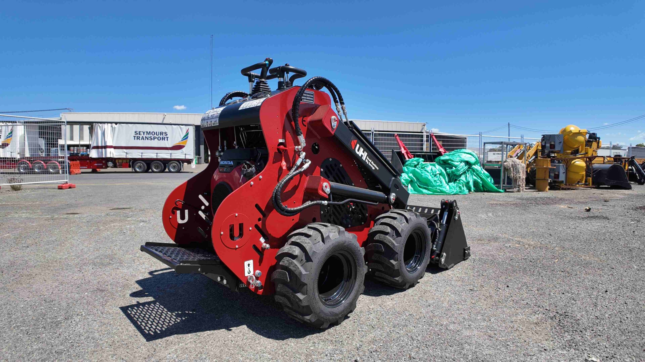 30DJ Mini Loader with Joystick Control | UHI Machinery - Image 11