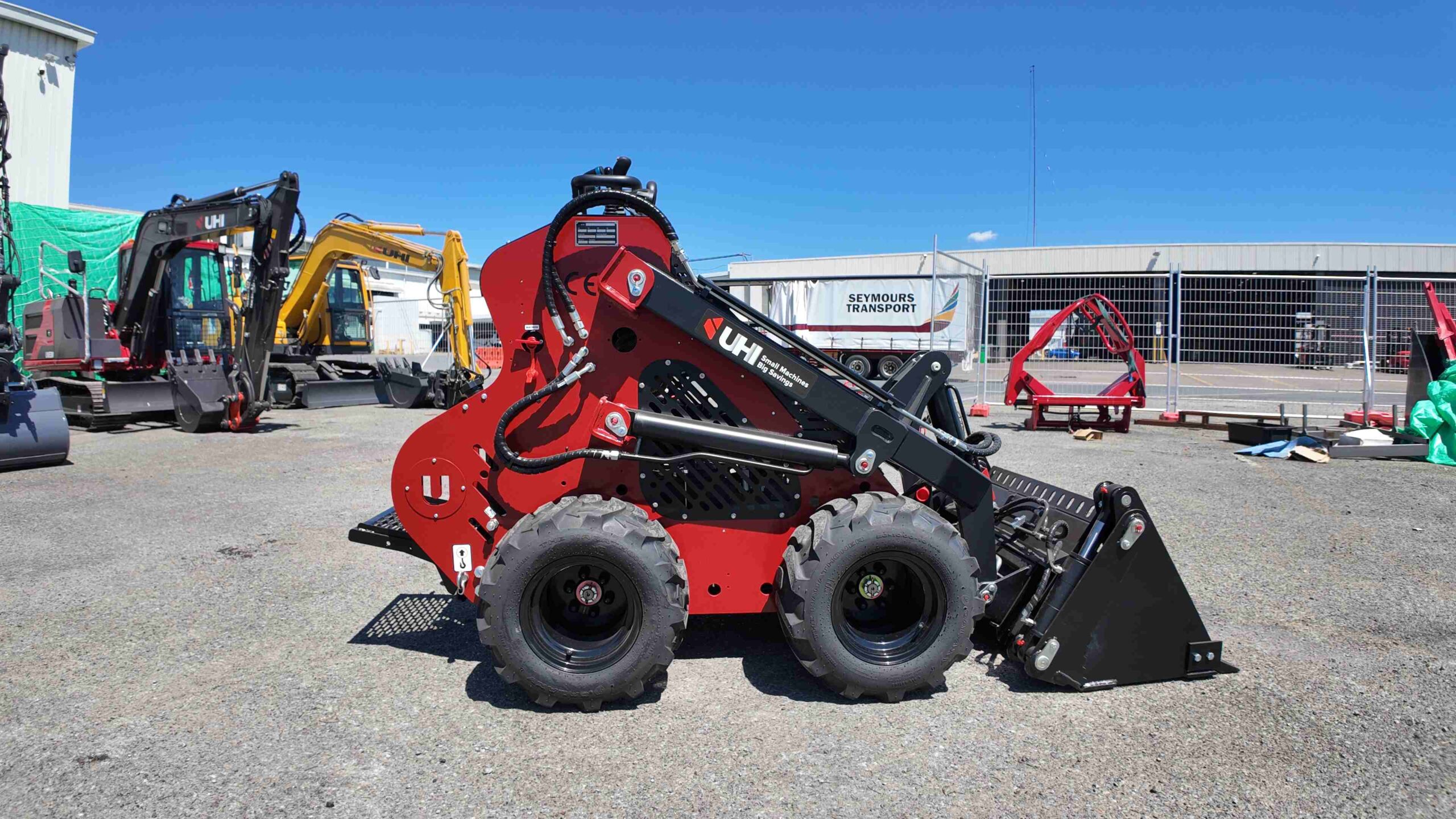 30DJ Mini Loader with Joystick Control | UHI Machinery - Image 12