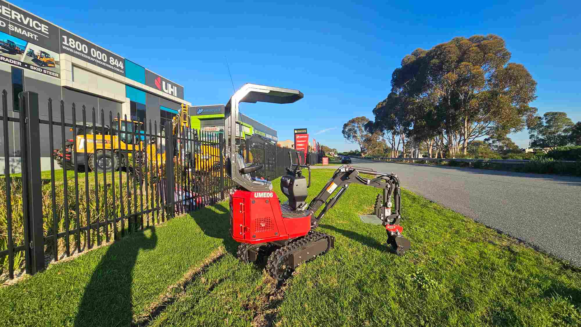 UME06 600kg Mini Excavator | UHI Machinery - Image 3