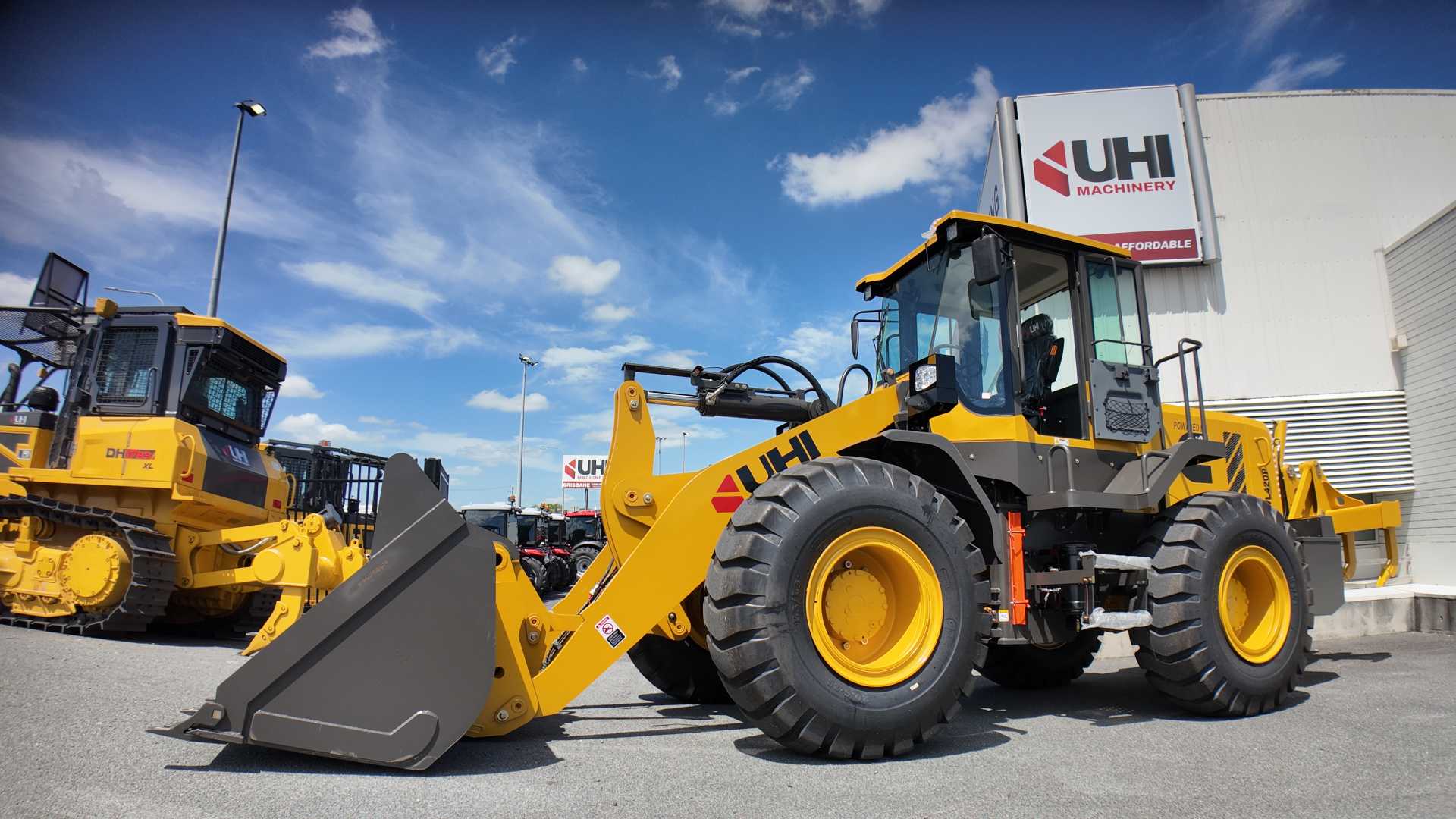 UWL420PR 4.2T Wheel Loader with 177hp Cummins Engine | UHI Machinery - Image 10