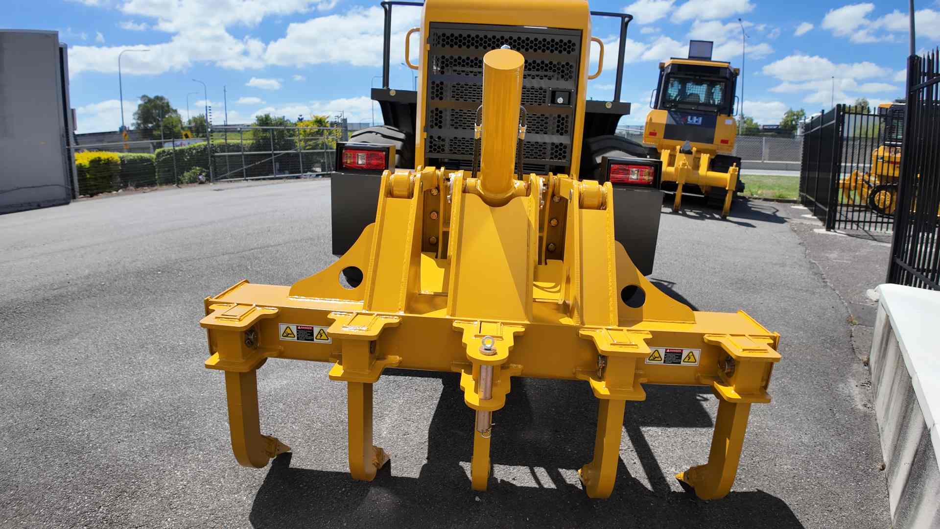 UWL420PR 4.2T Wheel Loader with 177hp Cummins Engine | UHI Machinery - Image 6