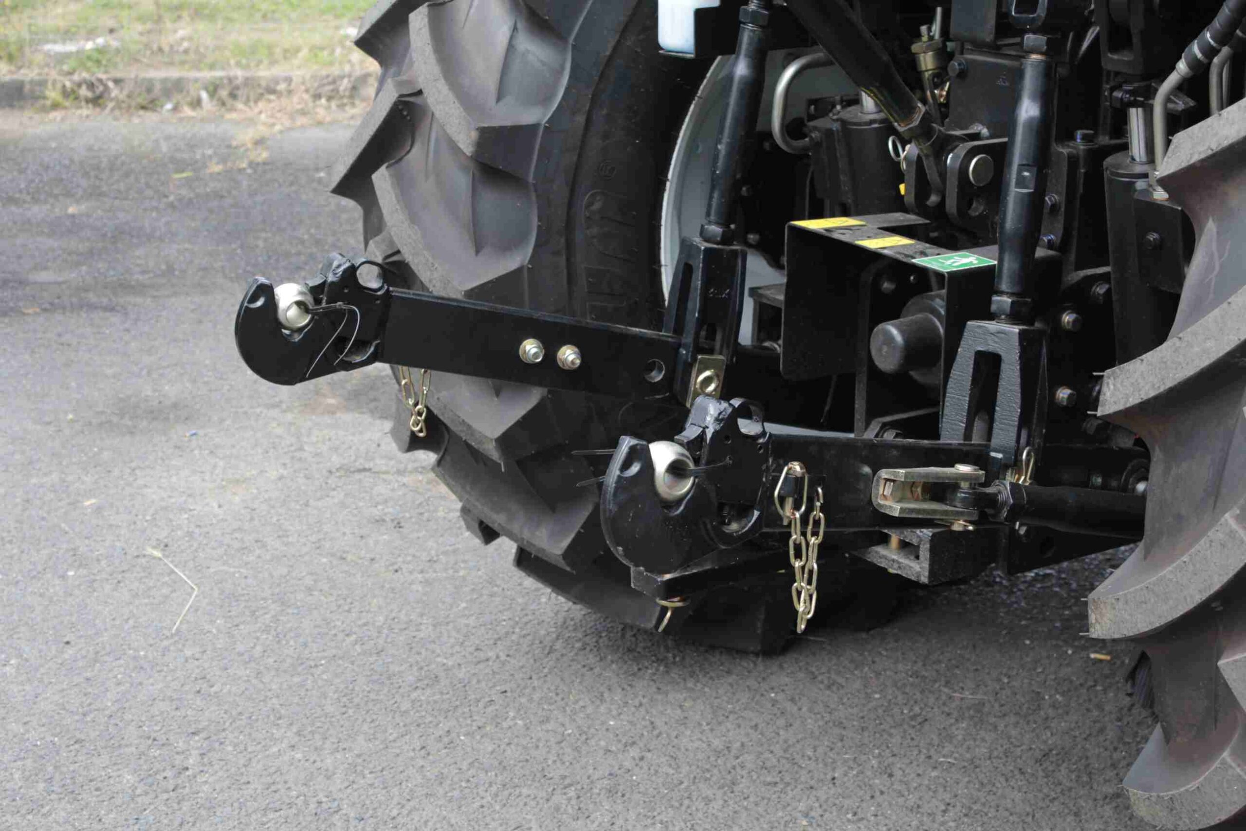 LGF654P 65HP Premium Tractor | UHI Machinery image 18