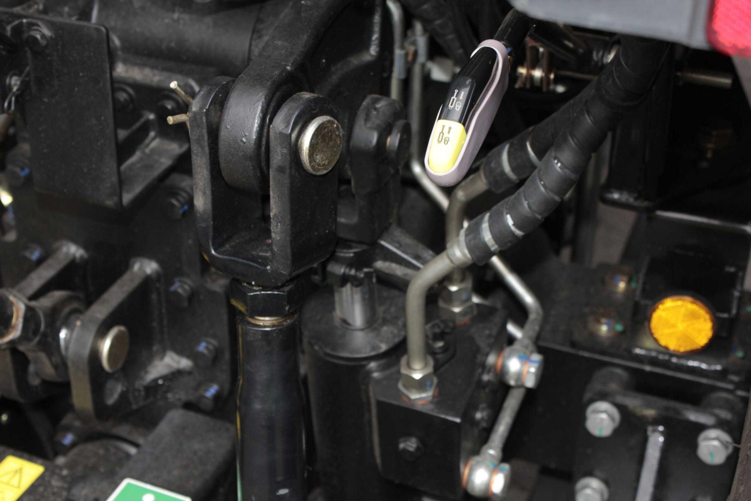 LGF654P 65HP Premium Tractor | UHI Machinery image 19