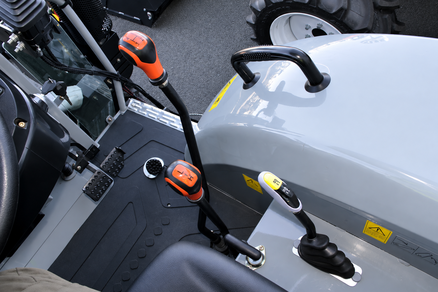 LGF454 45HP Premium Tractor | UHI Machinery - Image 12