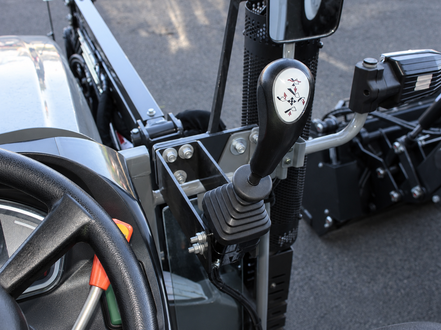 LGF454 45HP Premium Tractor | UHI Machinery - Image 15