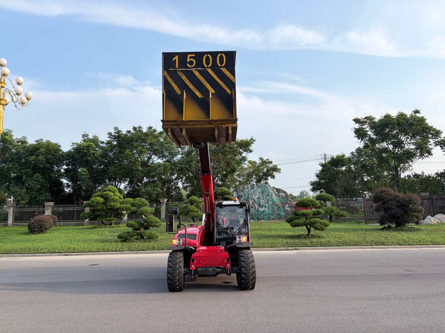 SW625 2.5T Telehandler with 74HP Kubota Engine | UHI Machinery - Image 10