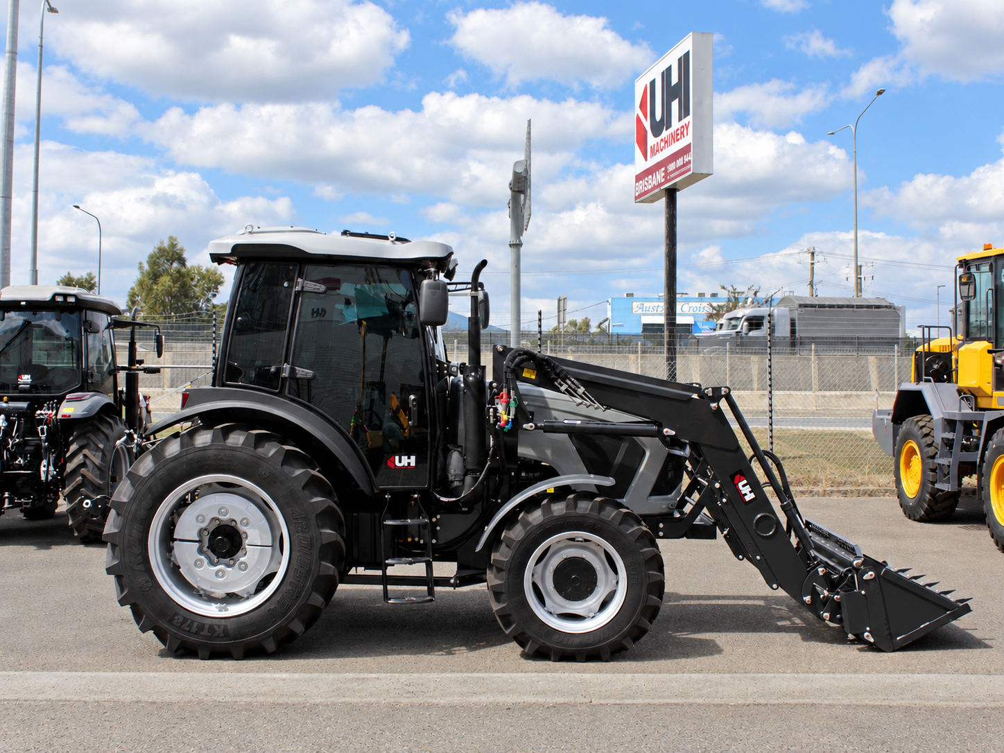 LGF1004P 100HP Premium Tractor | UHI Machinery image 8