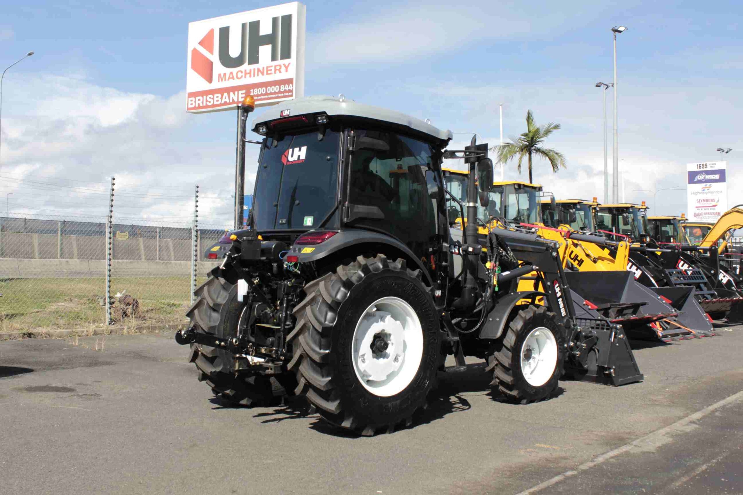 LGF654P 65HP Premium Tractor | UHI Machinery image 6