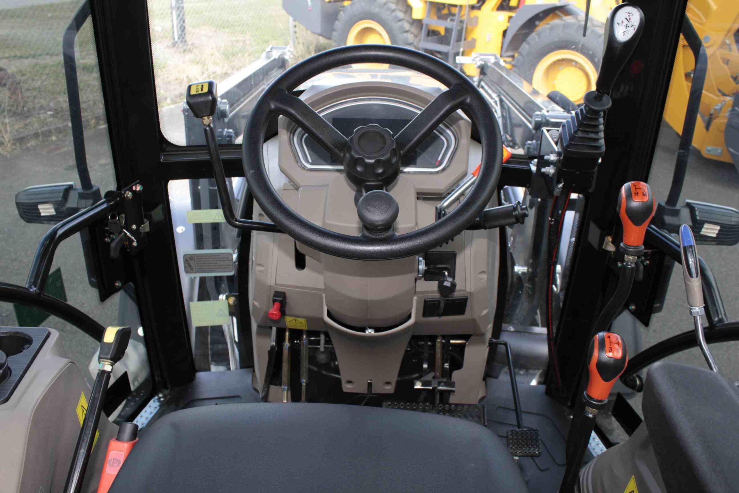 LGF654P 65HP Premium Tractor | UHI Machinery image 11