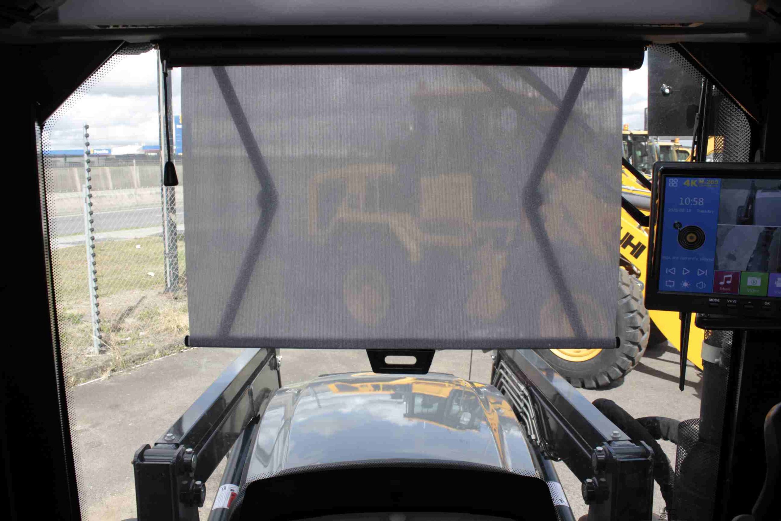 LGF654P 65HP Premium Tractor | UHI Machinery image 14