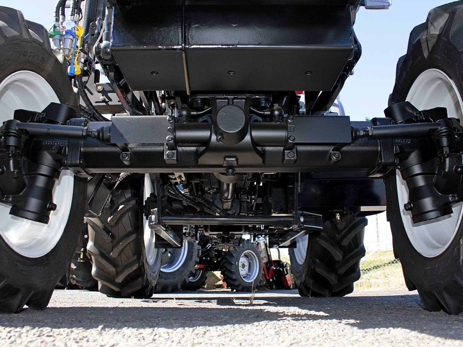 LGF454 45HP Premium Tractor | UHI Machinery image 23