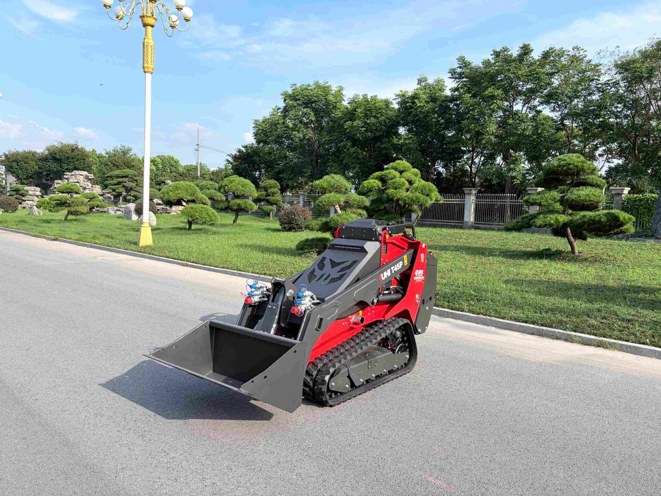 T45P Tracked Mini Loader with 25HP Kubota Engine | UHI Machinery - Image 12