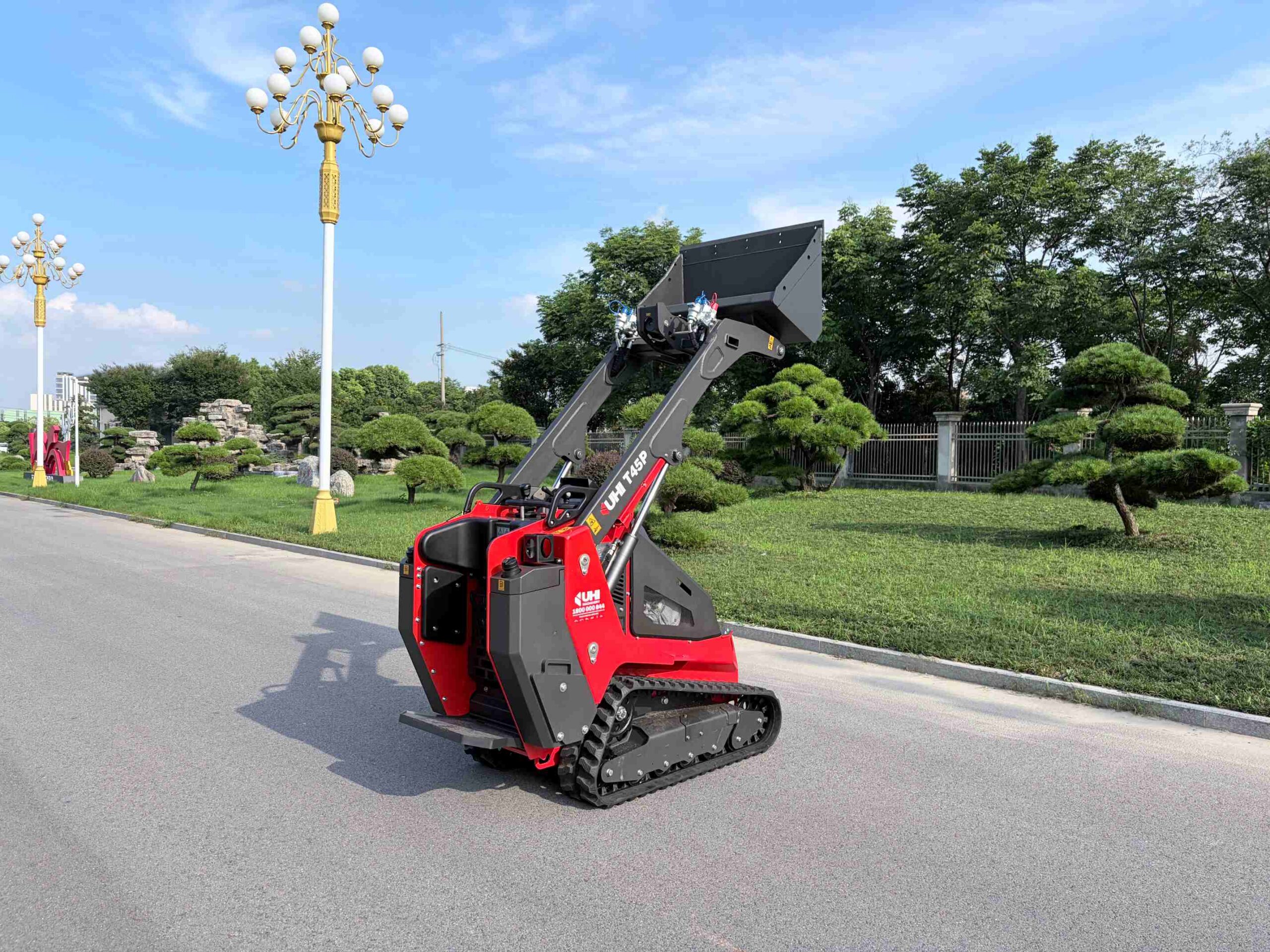 T45P Tracked Mini Loader with 25HP Kubota Engine | UHI Machinery - Image 5
