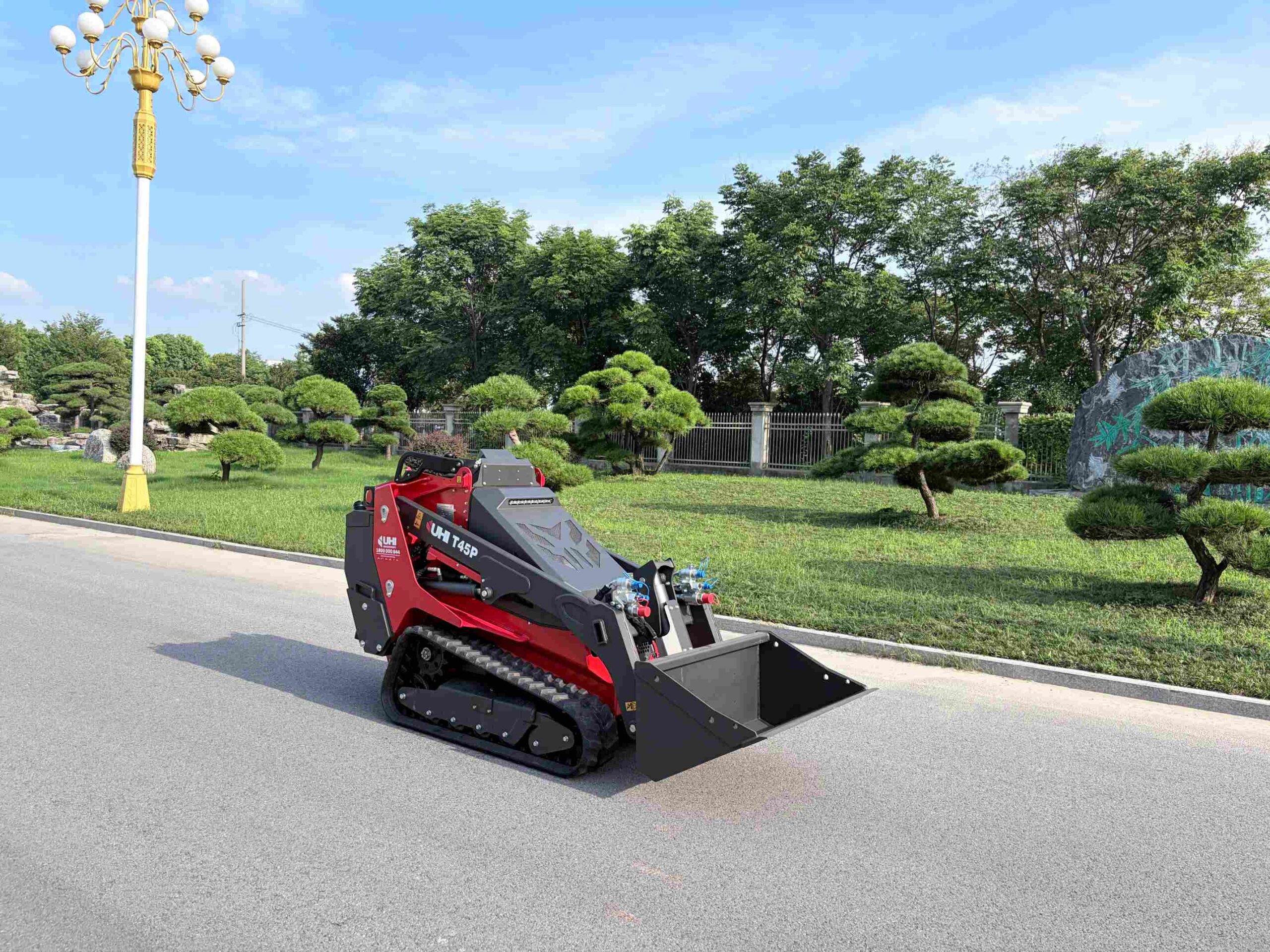T45P Tracked Mini Loader with 25HP Kubota Engine | UHI Machinery - Image 2