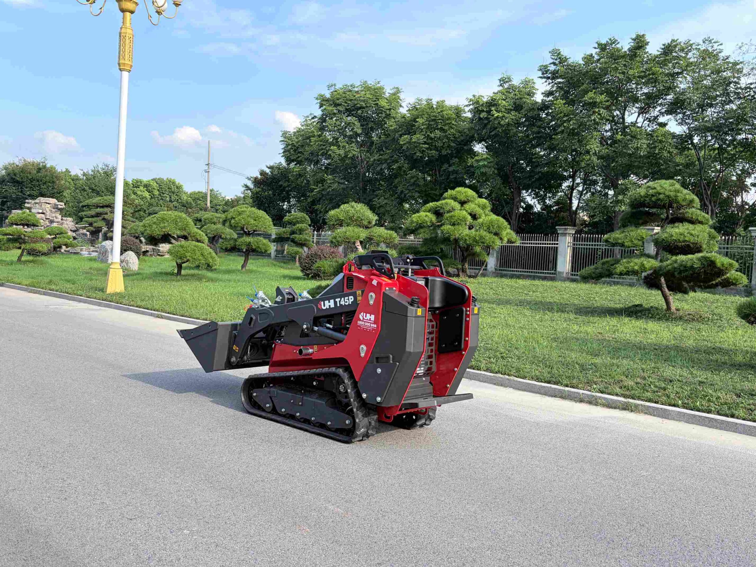 T45P Tracked Mini Loader with 25HP Kubota Engine | UHI Machinery - Image 10