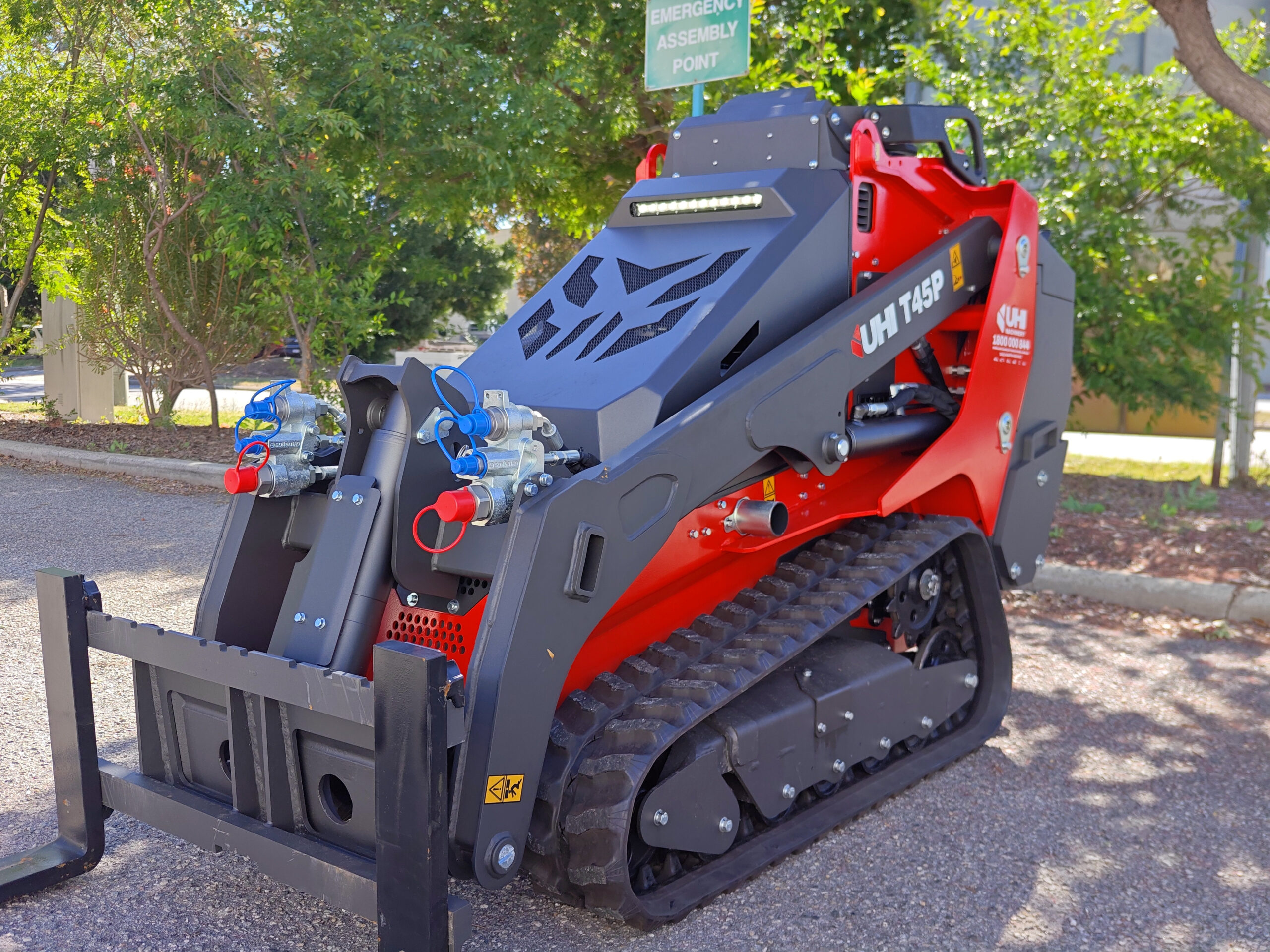 T45P Tracked Mini Loader with 25HP Kubota Engine | UHI Machinery image 2