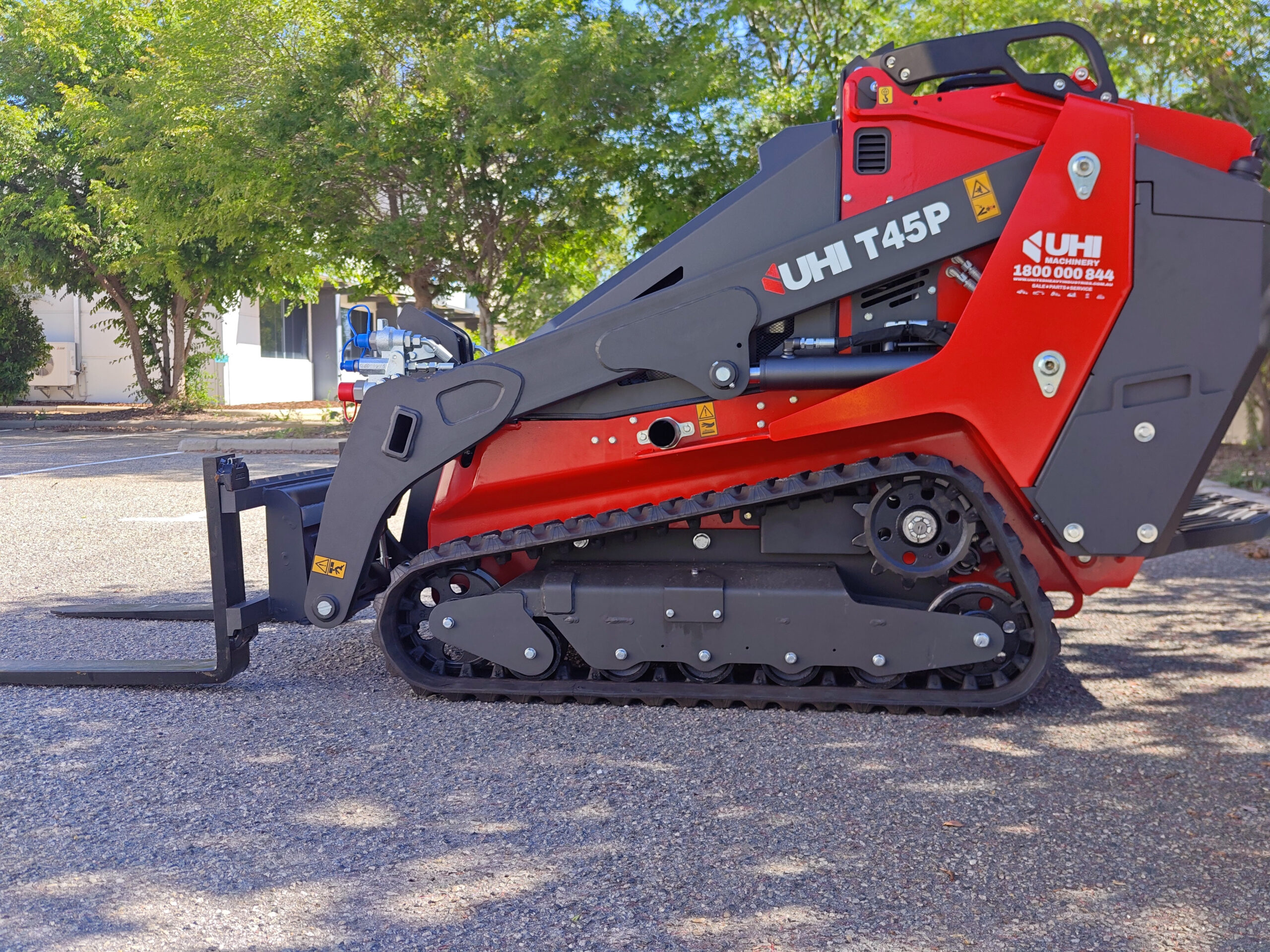 T45P Tracked Mini Loader with 25HP Kubota Engine | UHI Machinery image 4