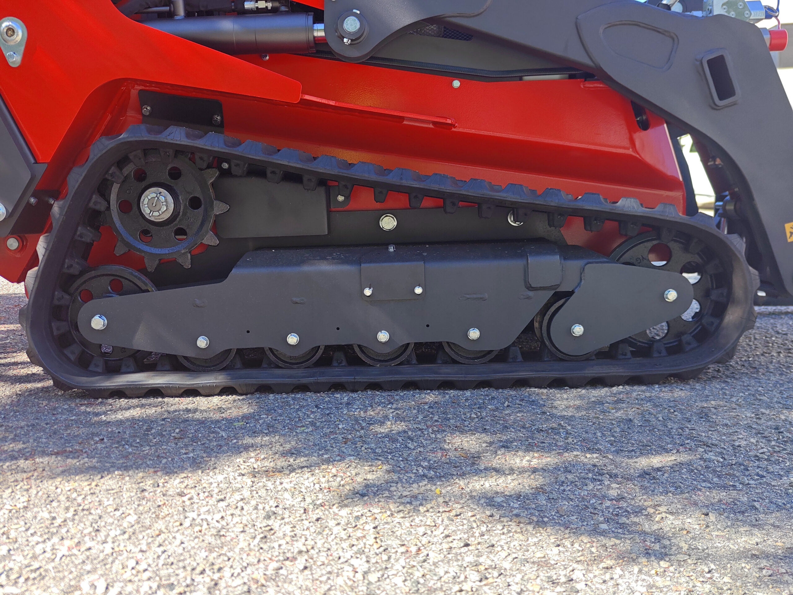 T45P Tracked Mini Loader with 25HP Kubota Engine | UHI Machinery image 6