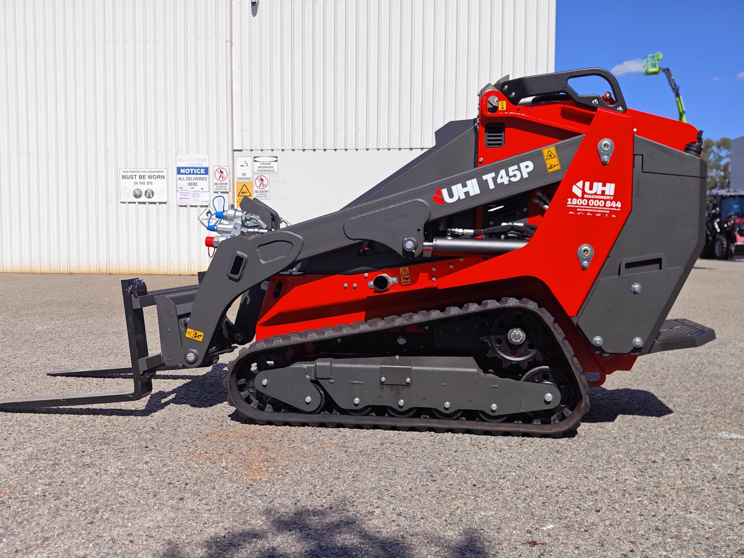 T45P Tracked Mini Loader with 25HP Kubota Engine | UHI Machinery image 8