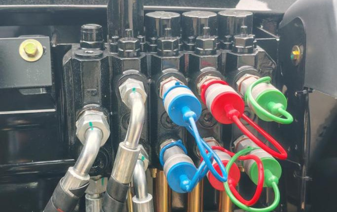 LGF1004P three rear hydraulic remotes