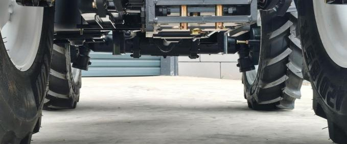 LGF654P high-clearance four-wheel-drive chassis