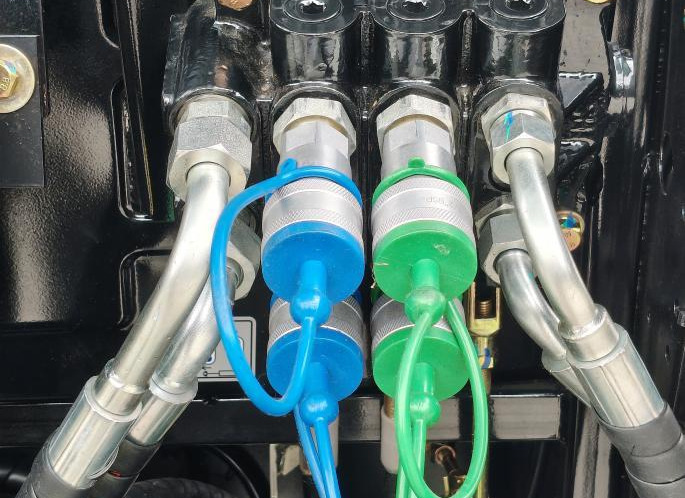 LGF654P two rear hydraulic remotes