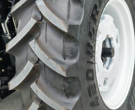 LGF754P radial traction tyre
