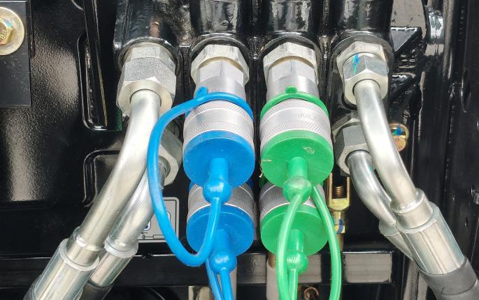 LGF754P rear hydraulic connections