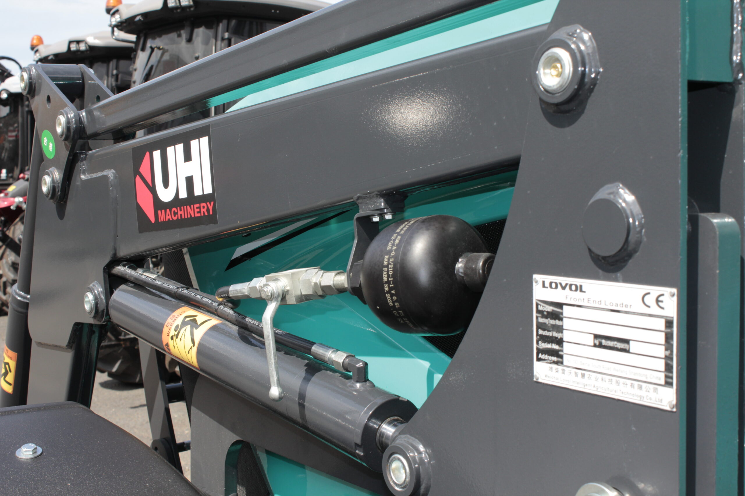 AUPAX4075 75HP Elite Tractor | UHI Machinery image 14