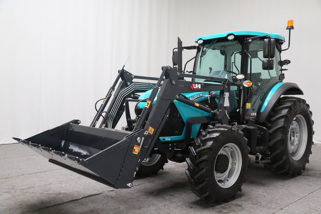 Four-in-one bucket package view