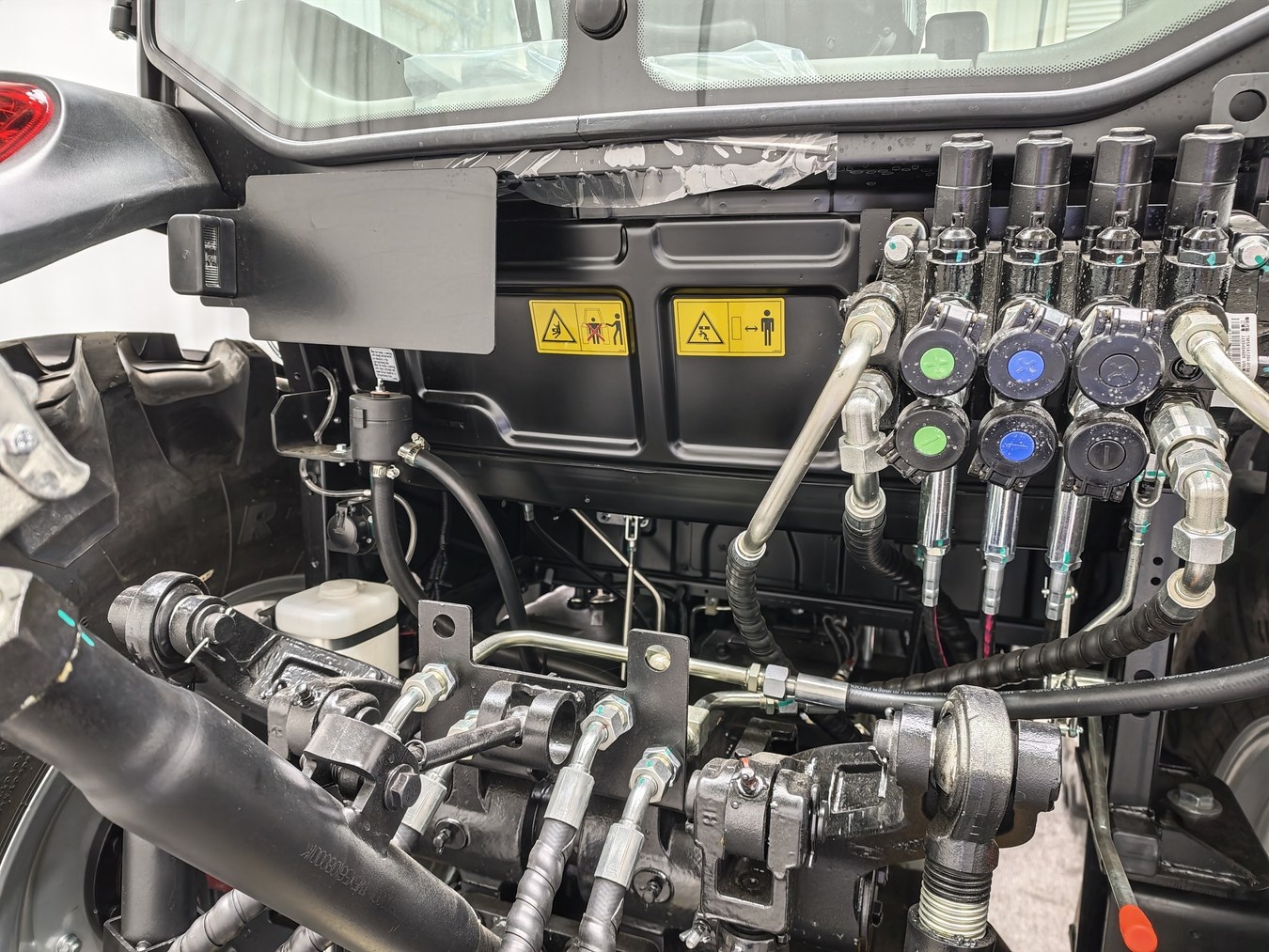 AUPAX5120 120HP Elite Tractor | UHI Machinery image 10